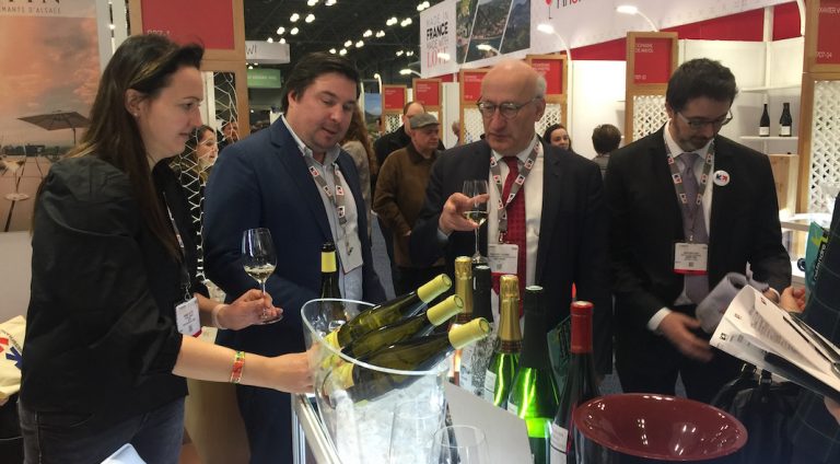 À Vinexpo New York, les producteurs français sont là malgré les taxes de Trump