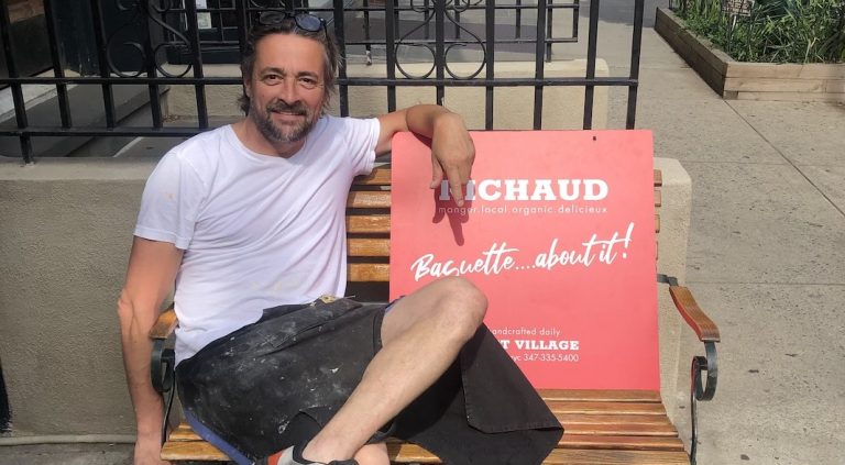 Acteur à New York, il a profité du confinement pour devenir boulanger