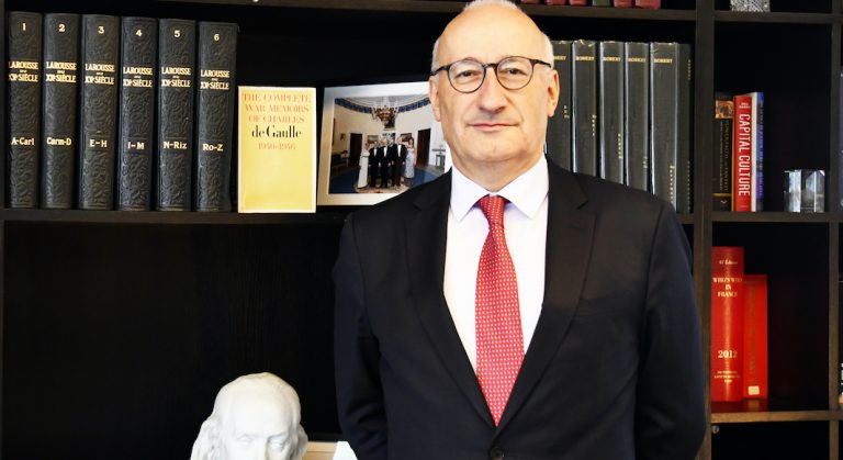 L’ambassadeur Philippe Etienne: sur la fermeture des frontières, “au moment où l’on doit réussir la relance de nos économies, il faut permettre aux gens des exemptions”