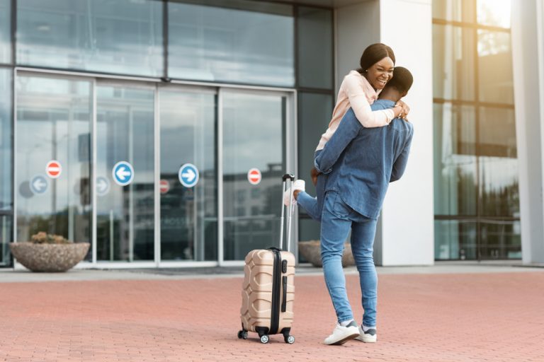 Coronavirus : les couples franco-américains séparés pourront se retrouver mais…