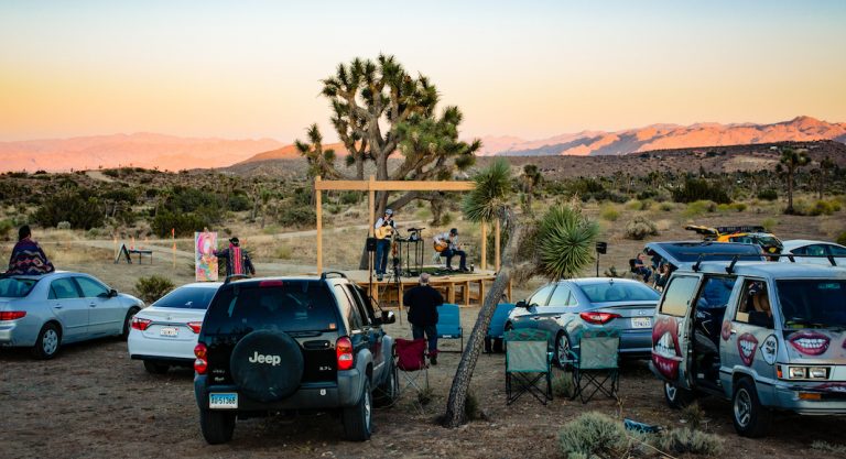 Mon Petit Mojave, des concerts en drive-in imaginés par Jérémie Levi Samson