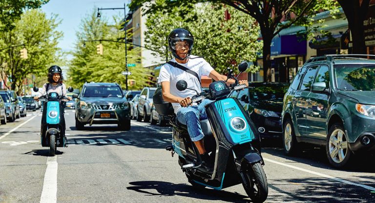 Les scooters électriques Revel reviennent à New York et promettent plus de sécurité