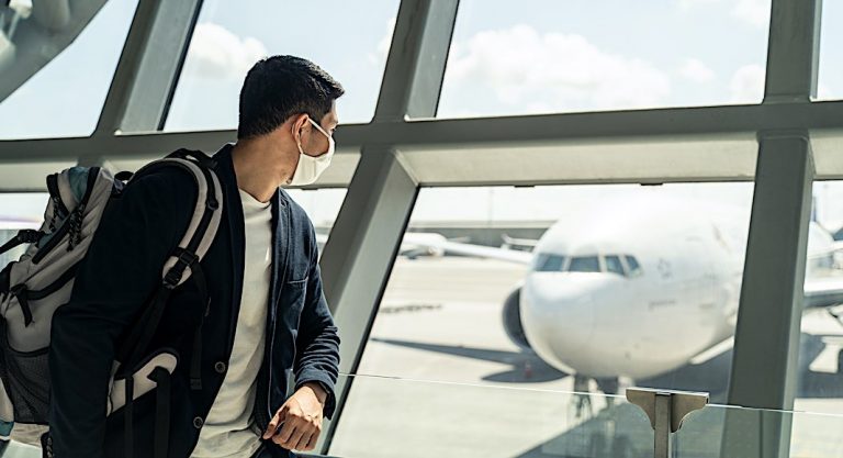 Non le “travel ban” n’est pas levé