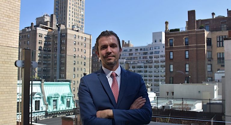 Jérémie Robert, consul de France à New York: “Aider la communauté française à rebondir est la priorité”.