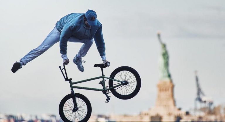 Matthias Dandois, un champion de “BMX flat” à New York