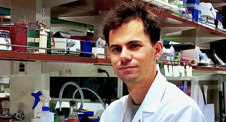 Podcast: Vaccins, nouveaux traitements, à quoi s’attendre?