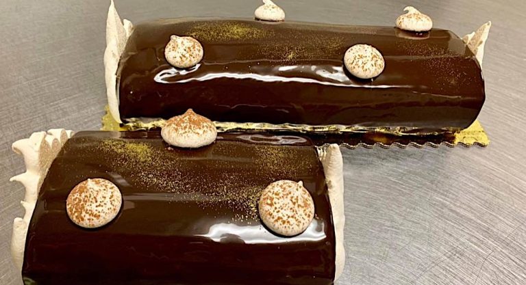 Pensez à votre bûche de Noël, les artisans français du Texas vous attendent !
