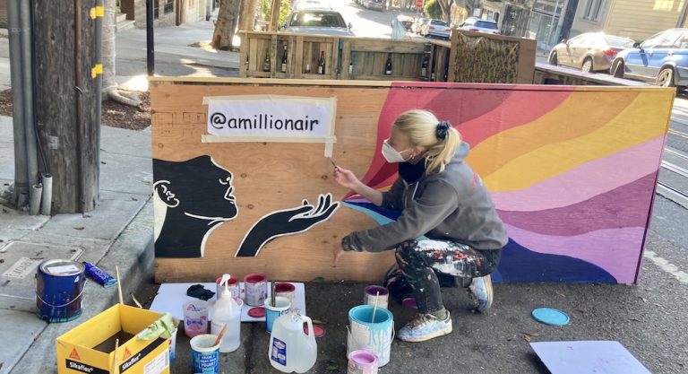 La street-artiste franco-américaine amillionair place la femme au cœur de l’espace public