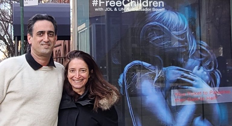 #FreeChildren Campaign : une exposition de rue contre le trafic d’enfants à New York