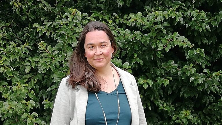 Moi Impat : Le voyage retour d’une femme au service des autres