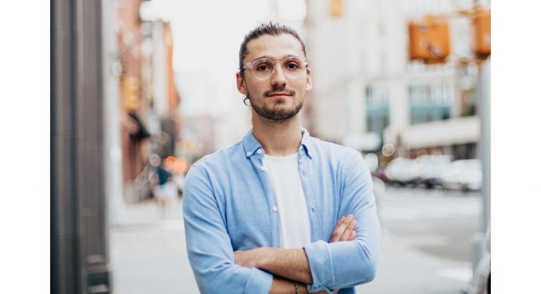 Les Français de HEYWEAR s’attaquent à Warby Parker