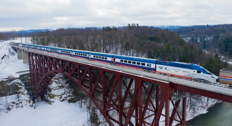 Le groupe français Alstom va livrer ses premières rames de TGV aux Etats-Unis