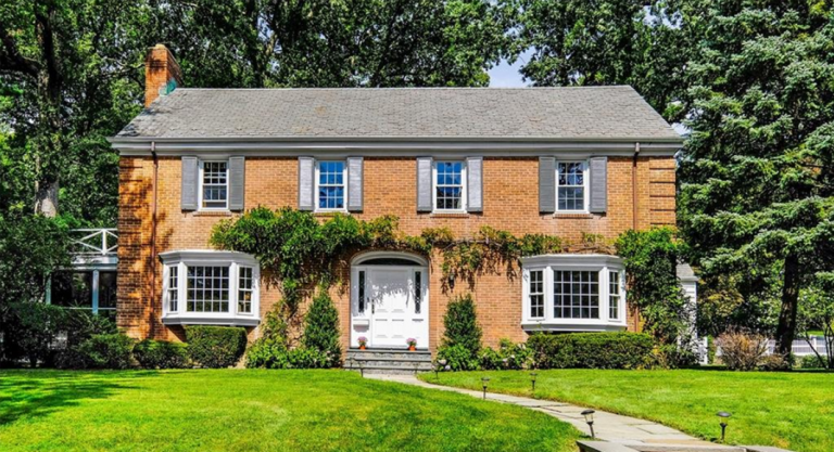 Découvrez trois superbes maisons situées à Larchmont, dans le Westchester