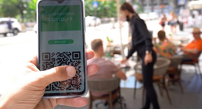 Pass sanitaire: plus de 12.000 QR codes remis à des Français de l’étranger en une semaine