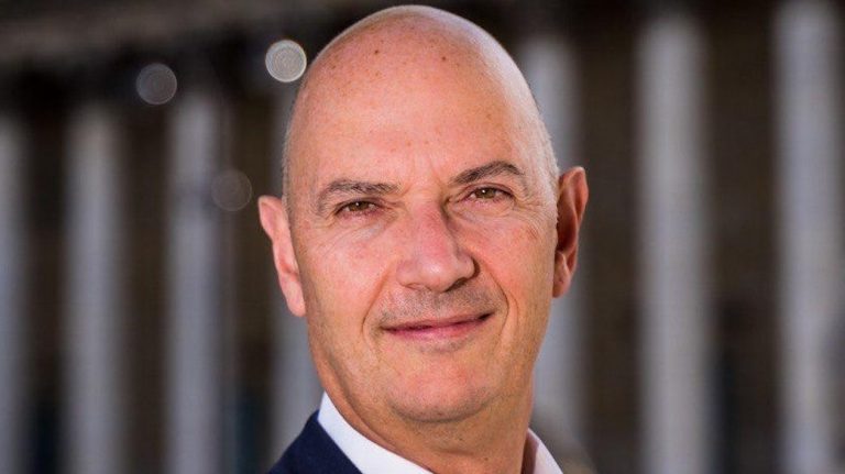 Du cannabis à de Gaulle : Roland Lescure s’attaque aux « totems et tabous » français