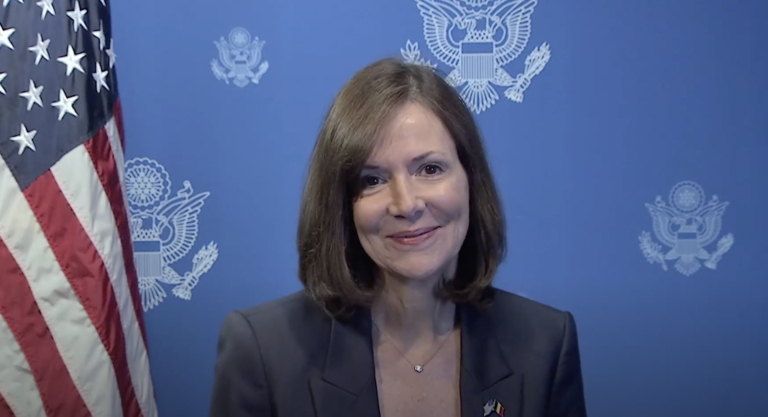 L’ambassadrice Denise Campbell Bauer confirmée pour Paris