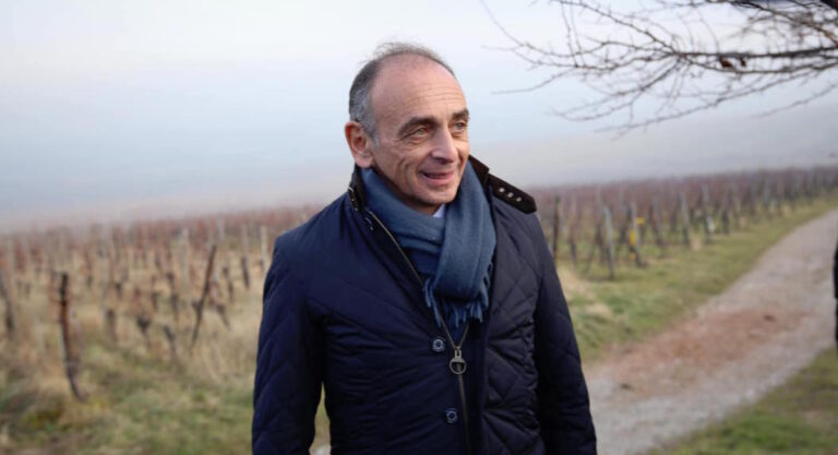 Éric Zemmour, le Trump français ? Une comparaison « simpliste » pour les Américains