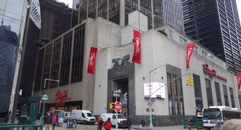 Le grand Century 21 du sud de Manhattan de retour en 2023