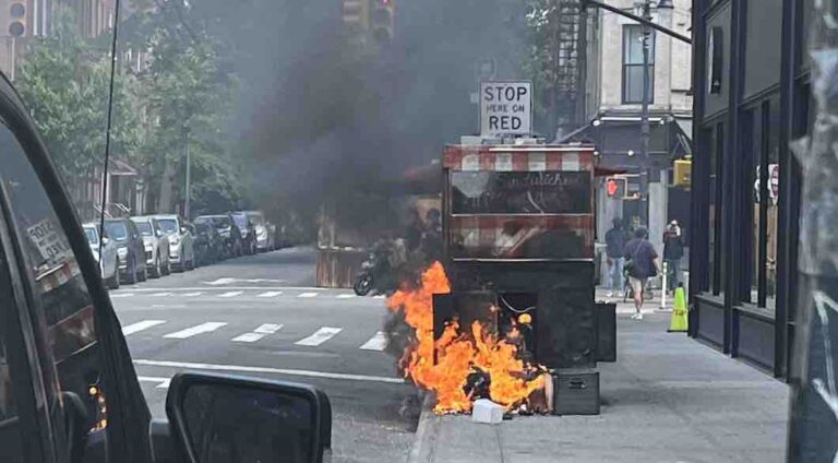 La Sandwicherie Williamsburg rouvre après un incendie