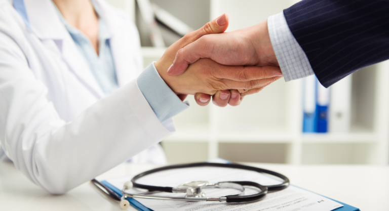 Santé : faites appel à un courtier pour trouver votre assurance aux États-Unis