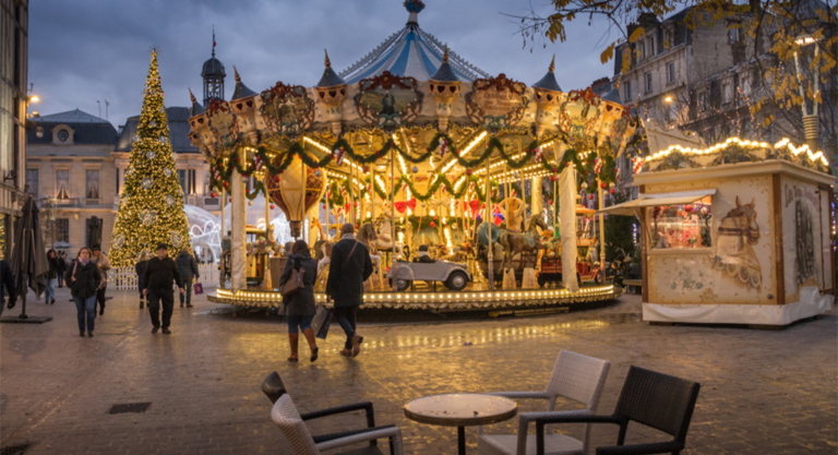 Vacances de Noël : les prix des vols vers la France augmentent vite !