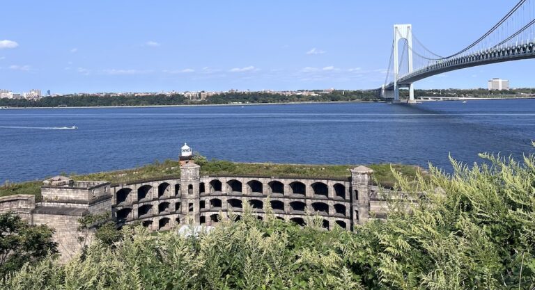 Nature, plages, quartiers historiques : une journée à vélo pour découvrir Staten Island