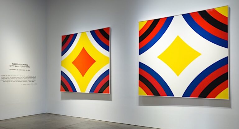 City Walls: les peintures géantes de Nassos Daphnis à la galerie Richard Taittinger