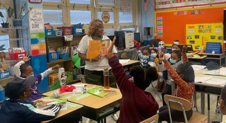 Un petit-déj d’information sur le programme bilingue de PS5 à Brooklyn