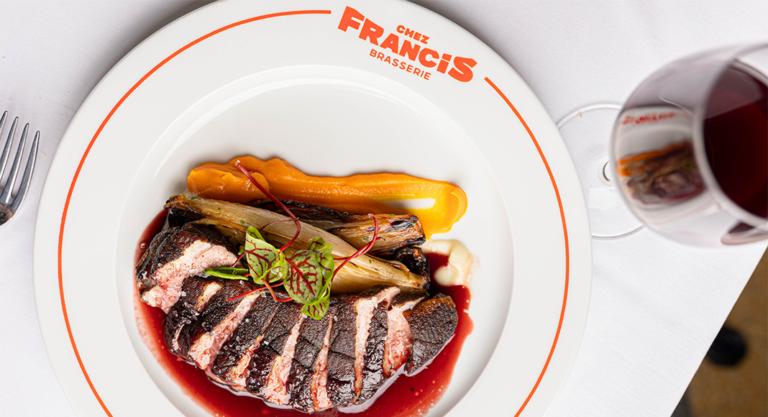Chez Francis : la festive brasserie des Français à New-York, mais pas que