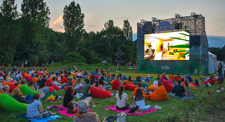 Cinéma: les films en plein air à SF et sa région
