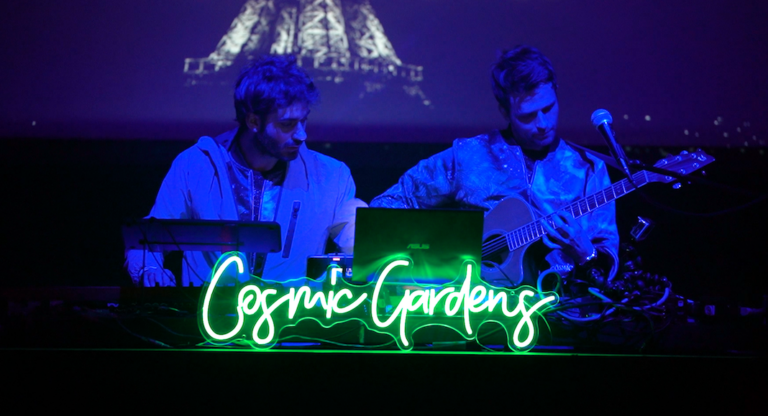 Musique, visuels, odeurs: Cosmic Gardens éveille les sens à Brooklyn