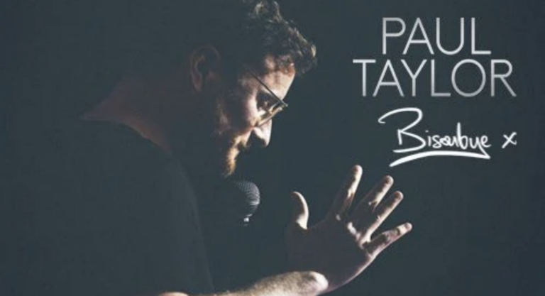 Paul Taylor fait son show pour Bastille Day au Broadway Comedy Club