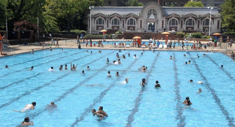 12 piscines publiques extérieures pour un été au frais à New York