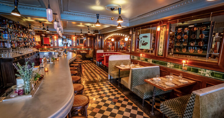 Café Chelsea, la touche française du légendaire Hotel Chelsea
