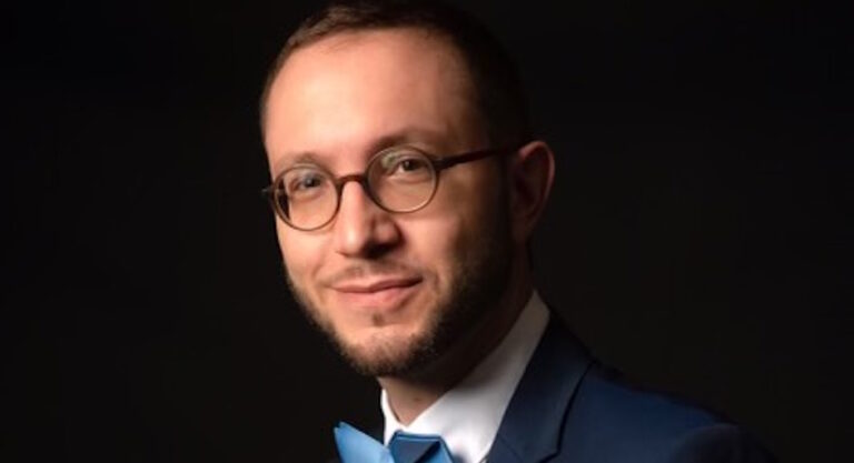 Matthieu Cognet, le pianiste qui sculpte le français des chanteurs d’opéra aux États-Unis