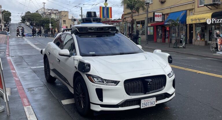 On a testé: Voitures autonomes à San Francisco, comment ça marche vraiment?