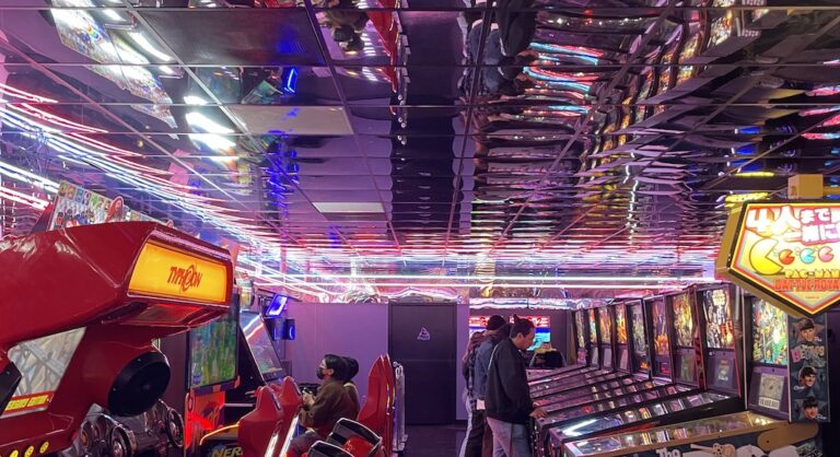 Roller, synthé, K7: Retour aux années 80 à Los Angeles