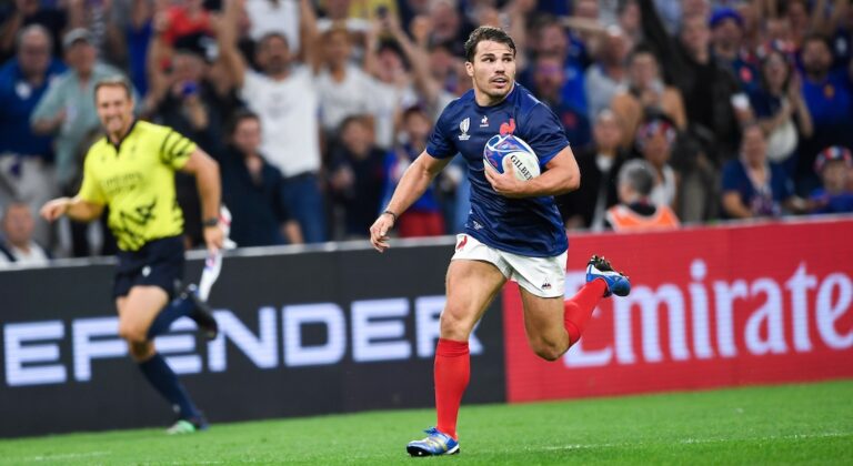 Rugby: Antoine Dupont à LA en mars avant les JO de Paris