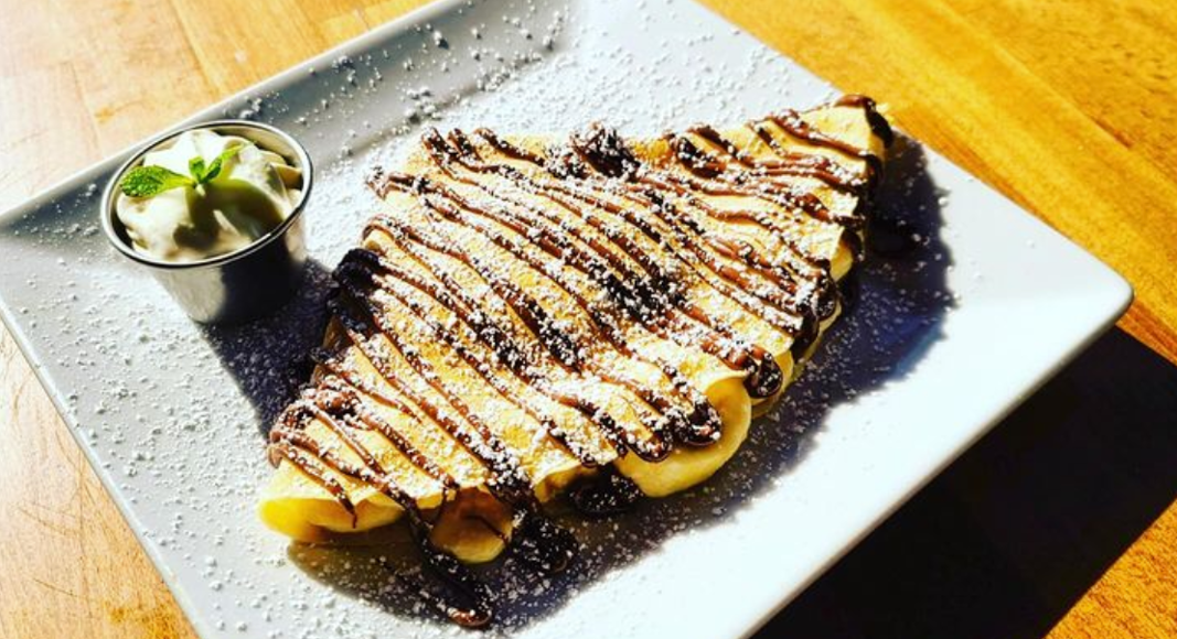 Chez la Crème de la crêpe à Huntington Beach, l'ambiance est franchouillarde et on aime ça. © Crème de la Crêpe