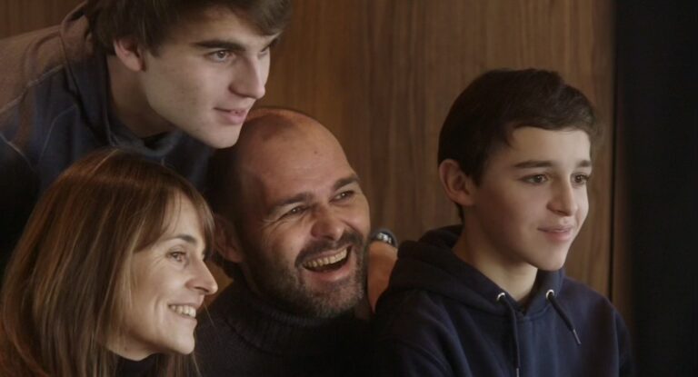 «Invincible été», l’ode à la vie d’Olivier Goy à voir absolument