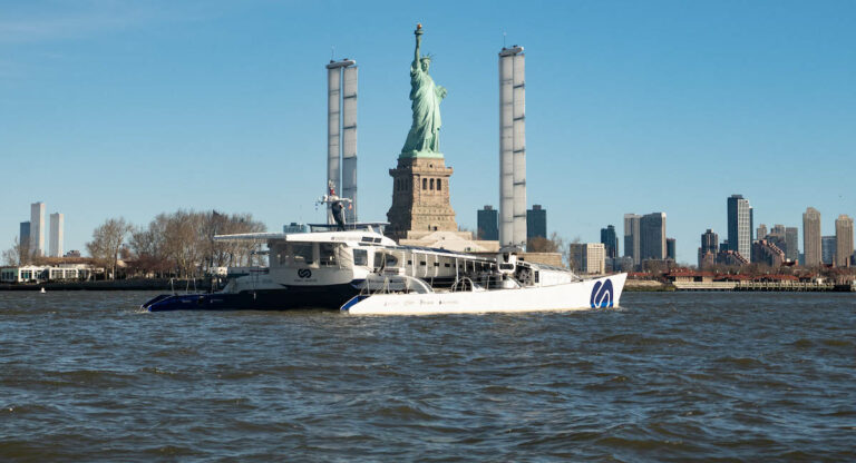 Energy Observer, le premier navire autonome à l’hydrogène, fait escale à New York