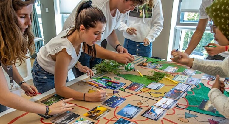 Earth Day : Célébrer la Terre avec La Fresque du Climat au Consulat