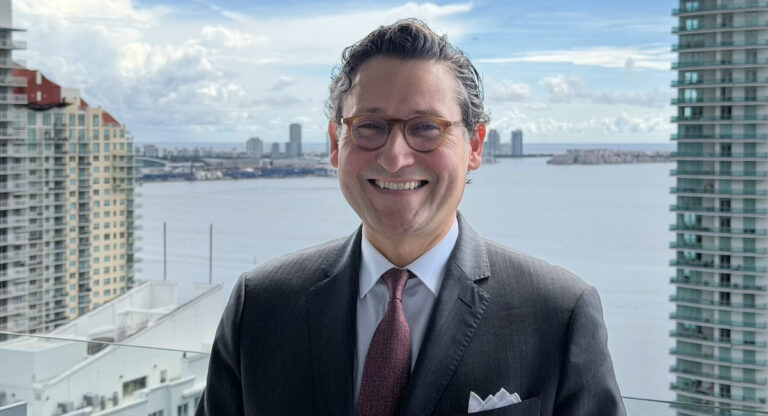 « Je ne laisse rien dans les tiroirs » : Thierry Peyroux dévoile ses priorités à Miami