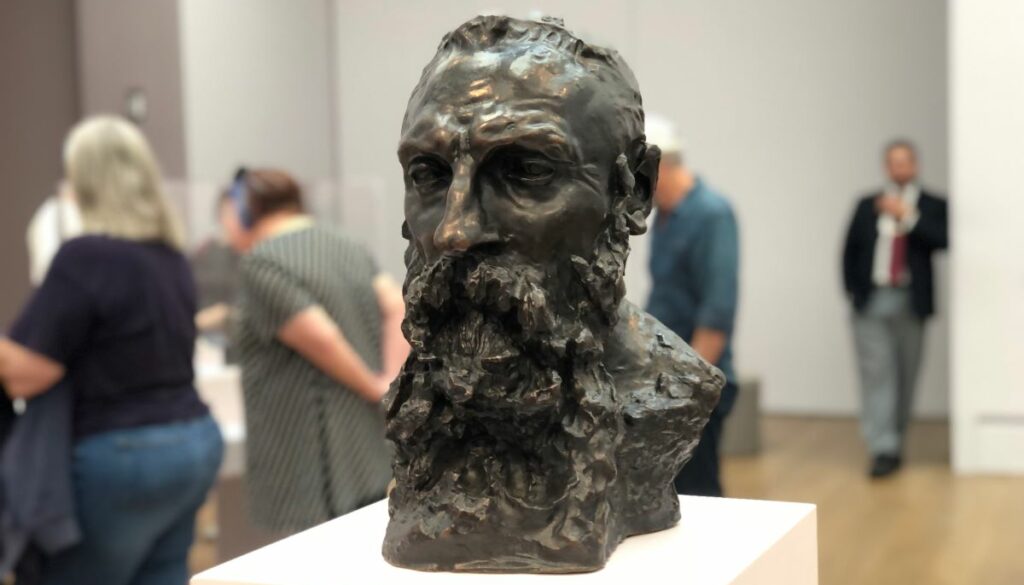 Pour Anne-Lise Desmas, c'est toute la « modernité » de Camille Claudel qui transparaît dans ce buste de Rodin. © Agnès Chareton