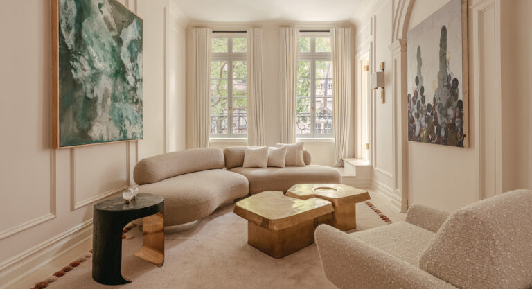 Thierry Lemaire, designer du bureau de Macron, exposé à The Invisible Collection