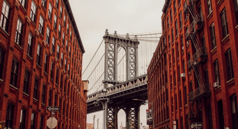 Brèves new-yorkaises : Dumbo Drop, Gala du Met et pizza à l’ananas