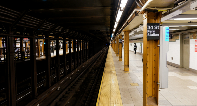 Brèves new-yorkaises : l’histoire du bébé W né dans le métro