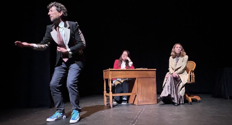 Au TLF, la troupe de La D-Boussole interprète « Mon crime », porté à l’écran par François Ozon