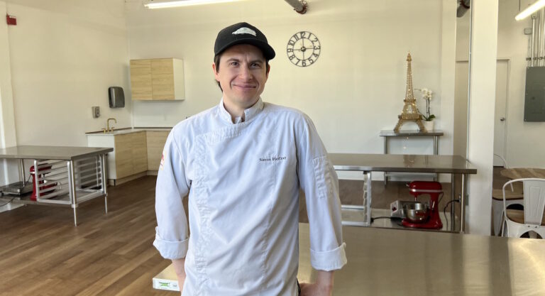 Simon Herfray lance ses ateliers de pâtisserie à Hoboken