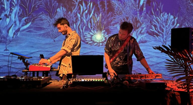 Le duo Cosmic Gardens au Loft Story le 22 mai à Brooklyn